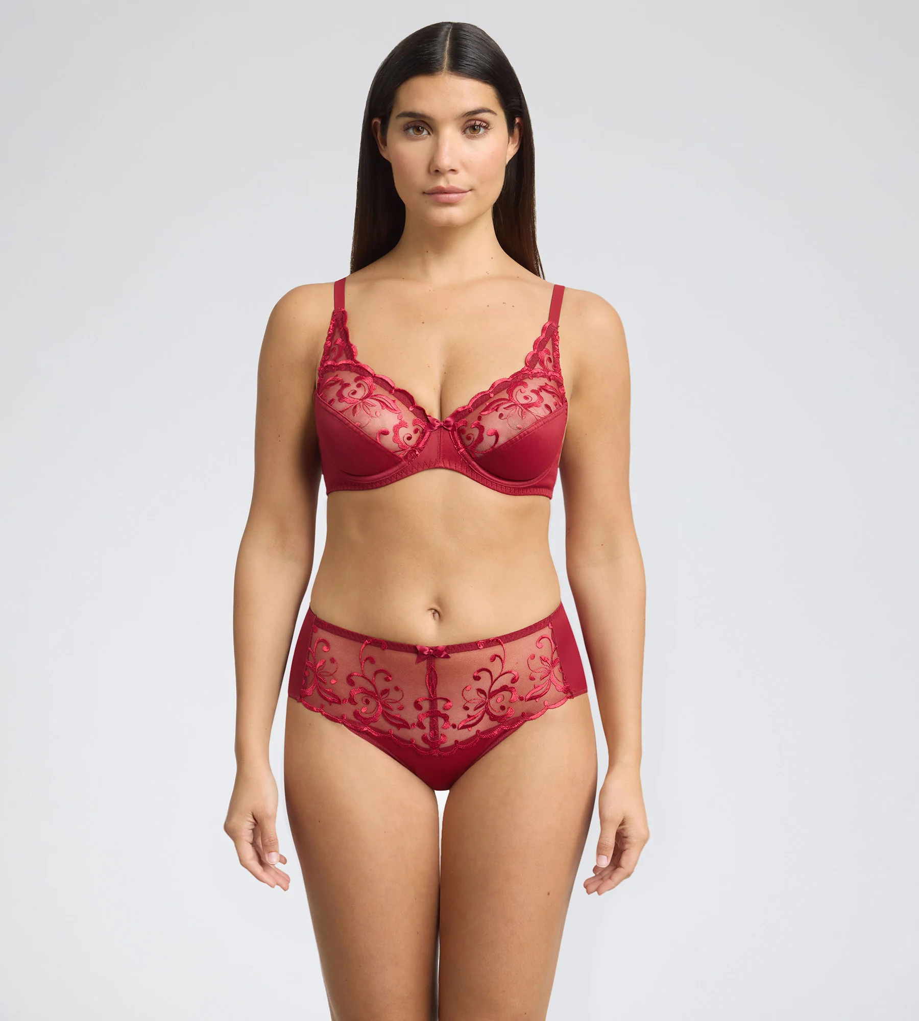 Culotte rouge velours Essential Elegance Broderie - Image 3